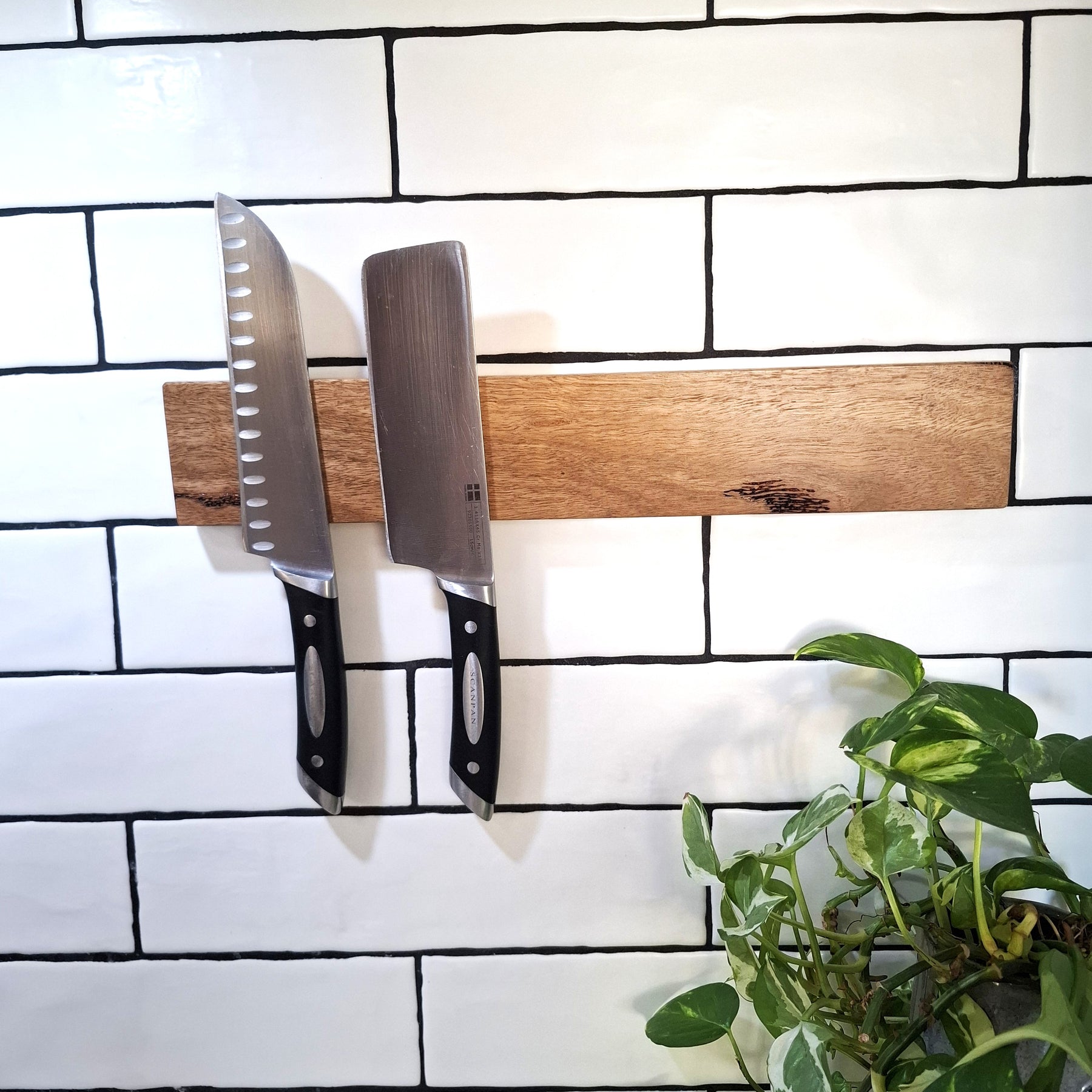 Handmade Wooden Magnetic Knife Holder: Wall-Mounted Kitchen Rack