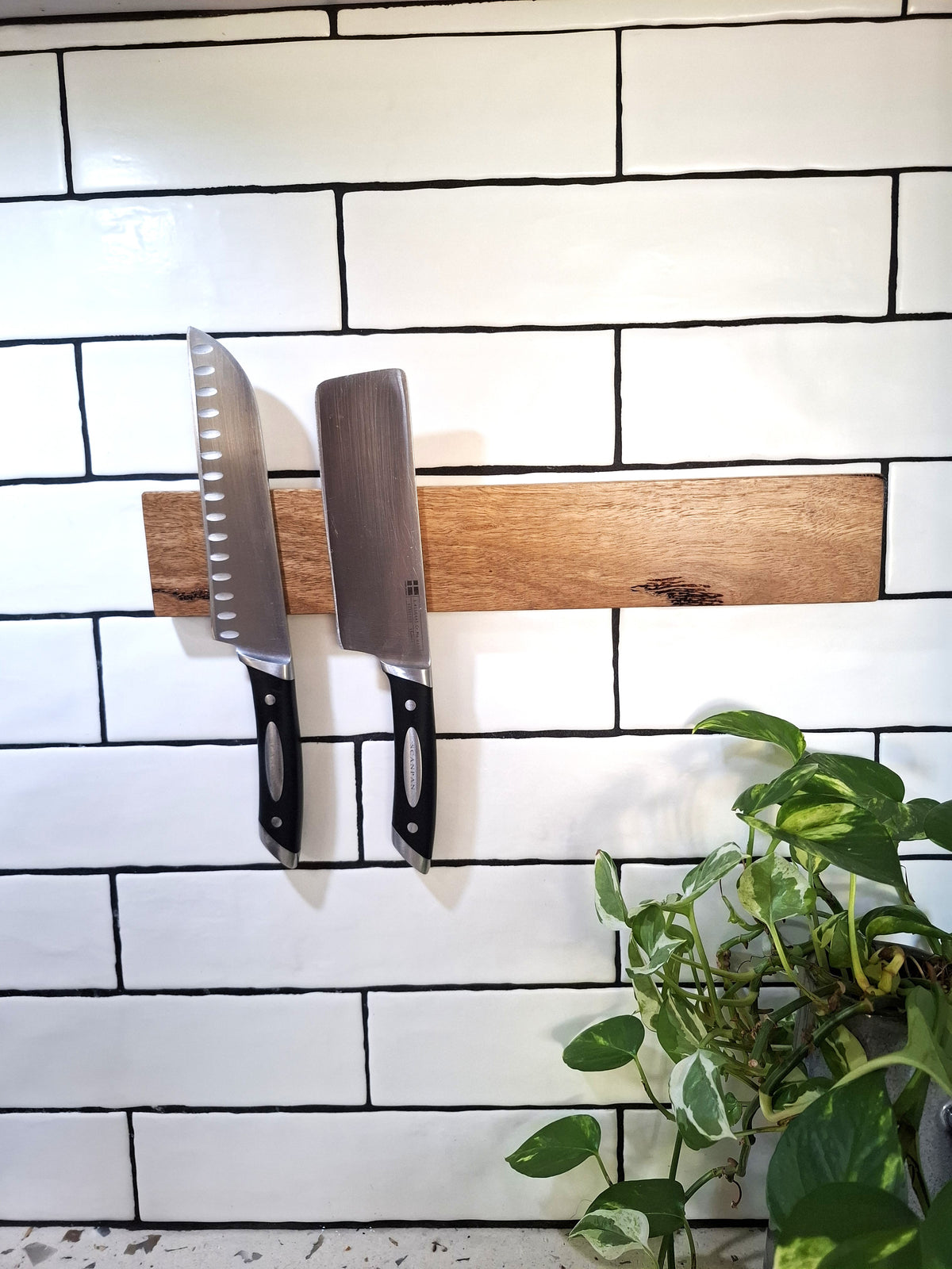 Handmade Wooden Magnetic Knife Holder: Wall-Mounted Kitchen Rack