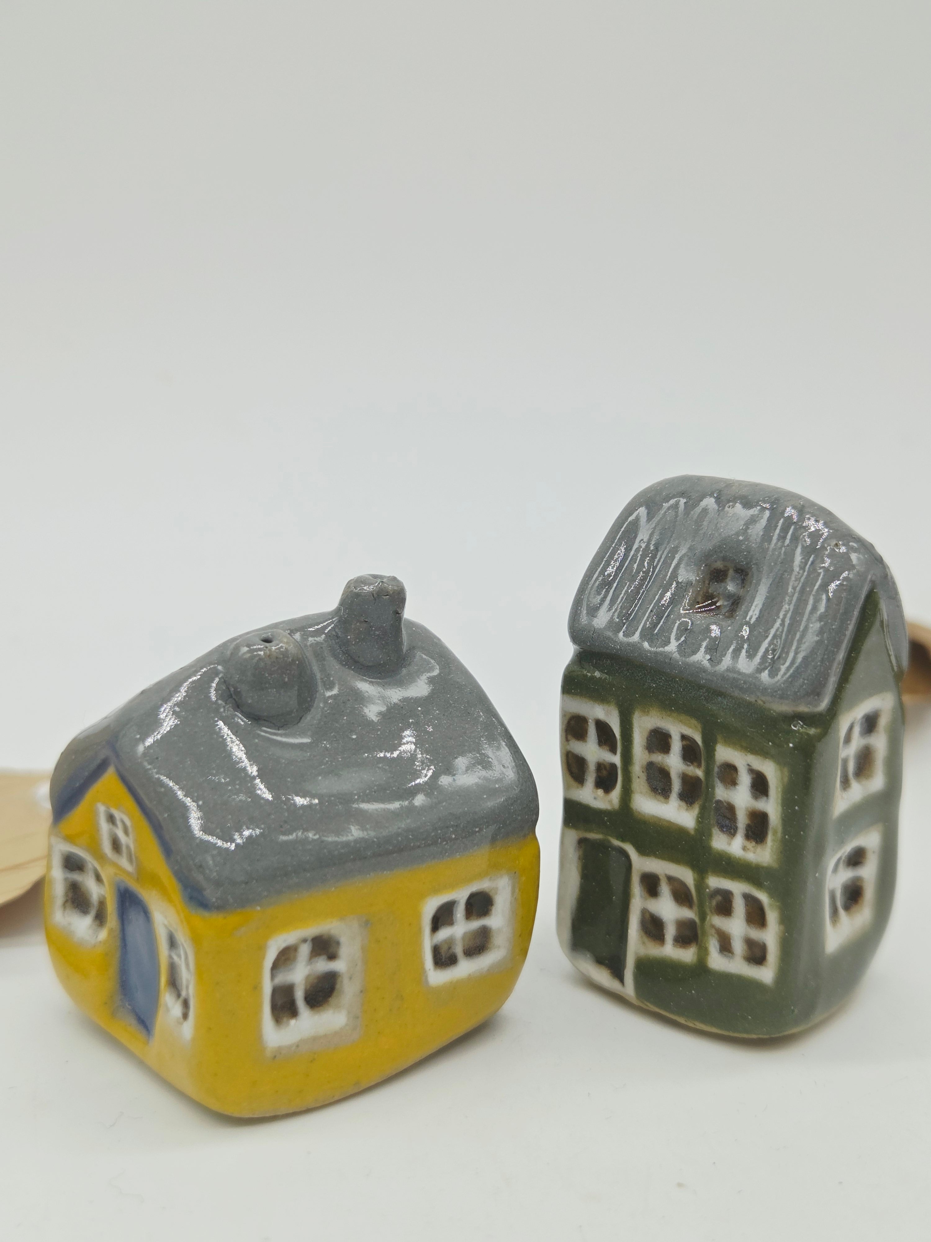 Norwegian Cottages Set of 2