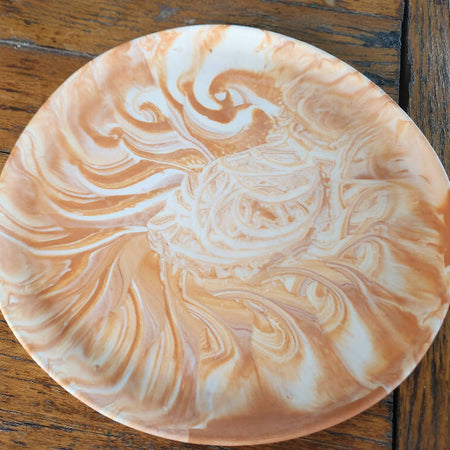 Organic Round Platter in Acrylic Resin