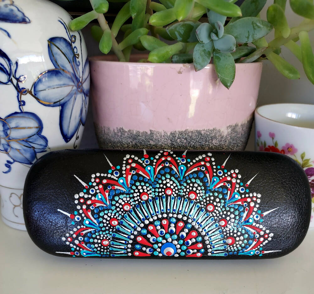 Dot Art Spectacle Case called " Stars and Stripes"