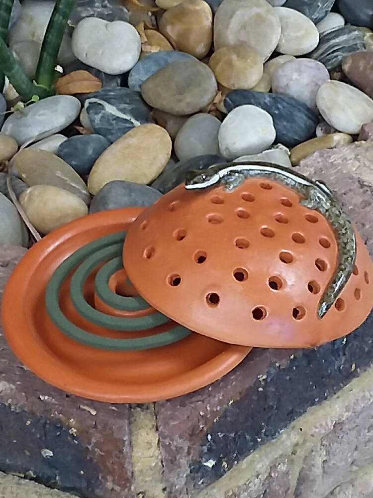 Mosquito Coil Holder with built in stand, Ta Ta Lizard Design