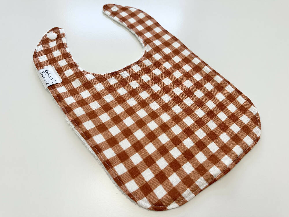 Rust linen bib