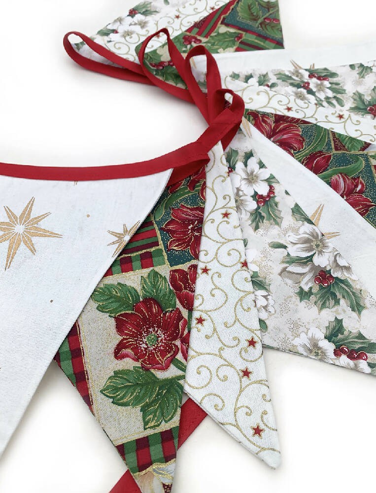 traditional holly bunting 1d