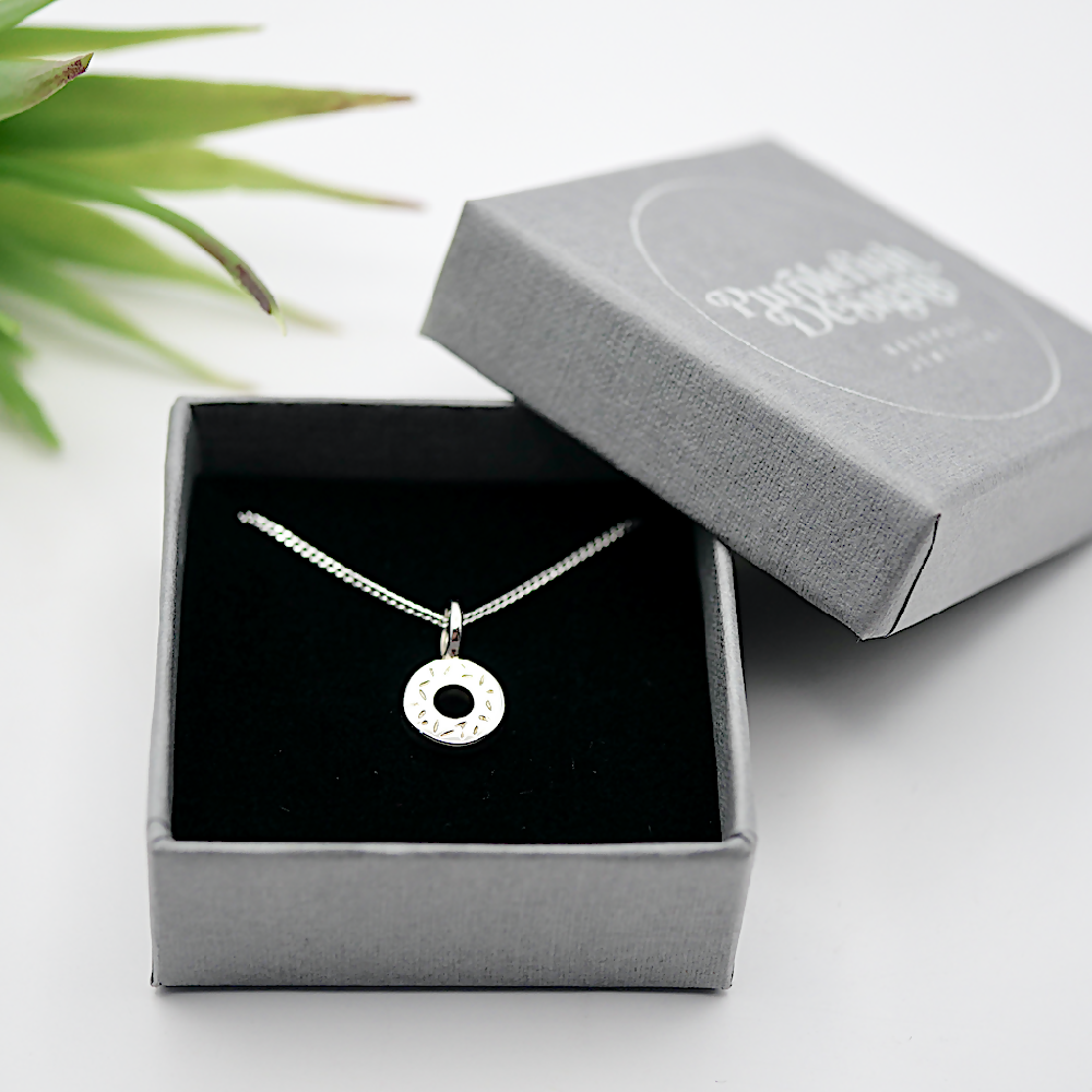 donut pendant silver fine chain box sml