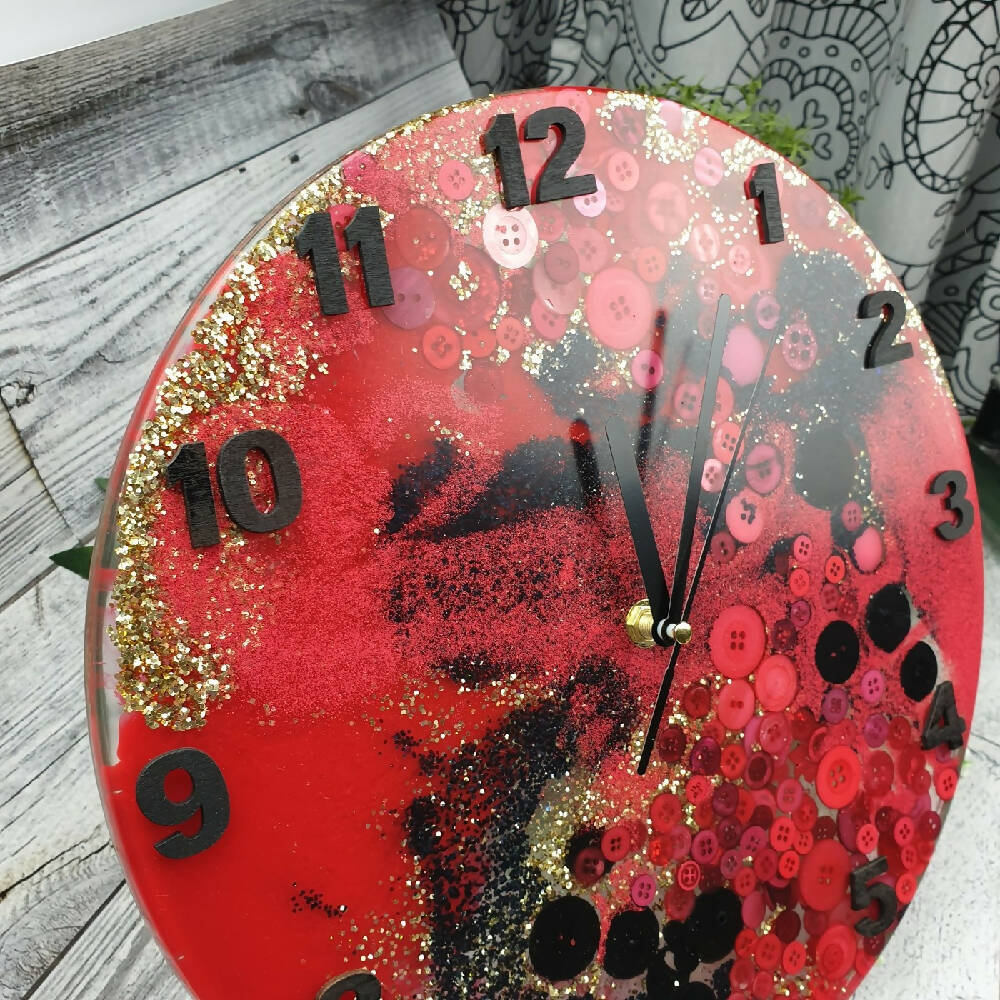 Clock Red Black Buttons Gold Resin Tick Tock (7)