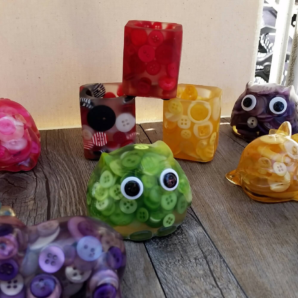 Ornament Owl Green Buttons Resin Addicted to Buttons (21)