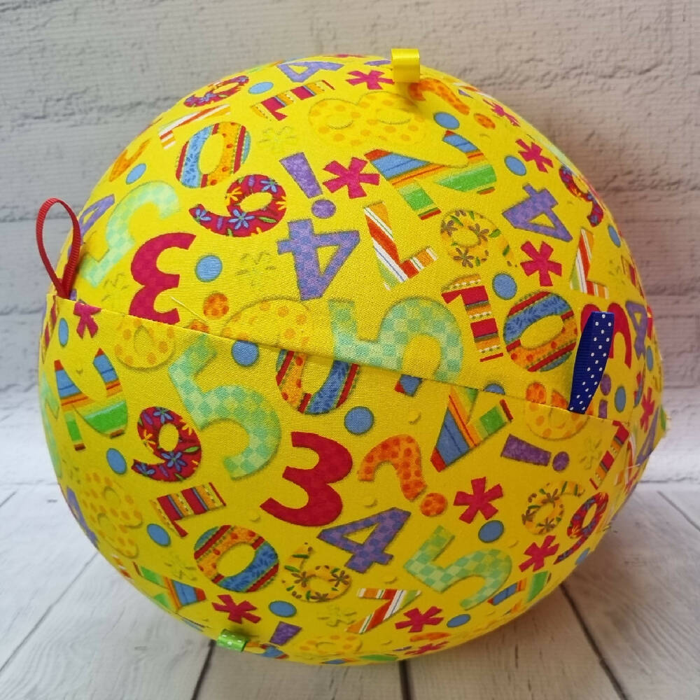 Balloon Ball: A numbers game: Taggie: solid print:
