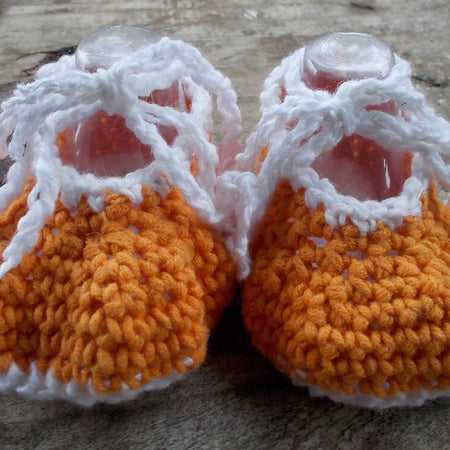 Crochet baby shoes 