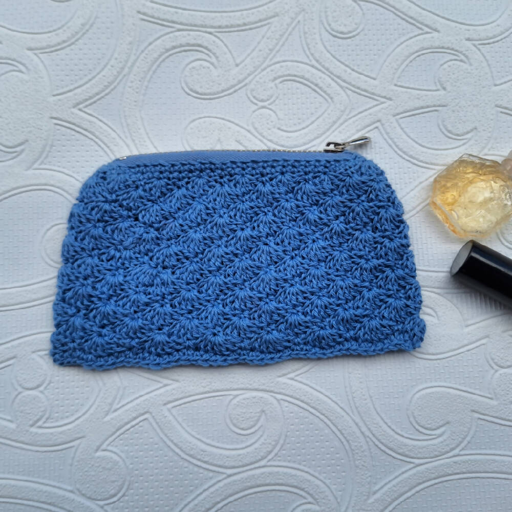 Vintage style small crochet purse - sky blue