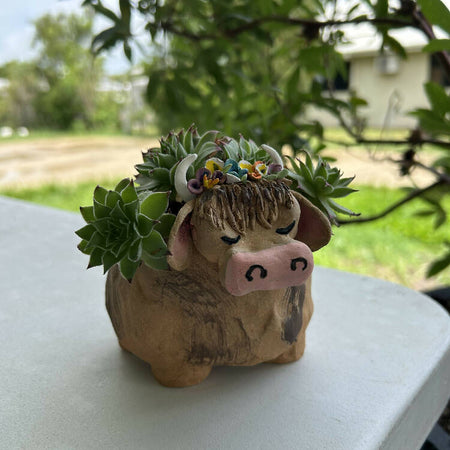 Brown Cow Planter With Flower Crown 2