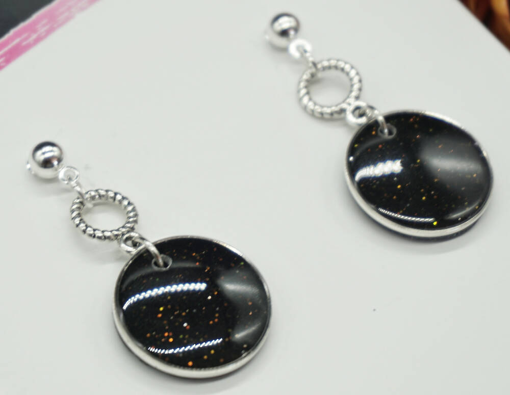 Pretty Sparkle - silver circle dangle with ball stud.