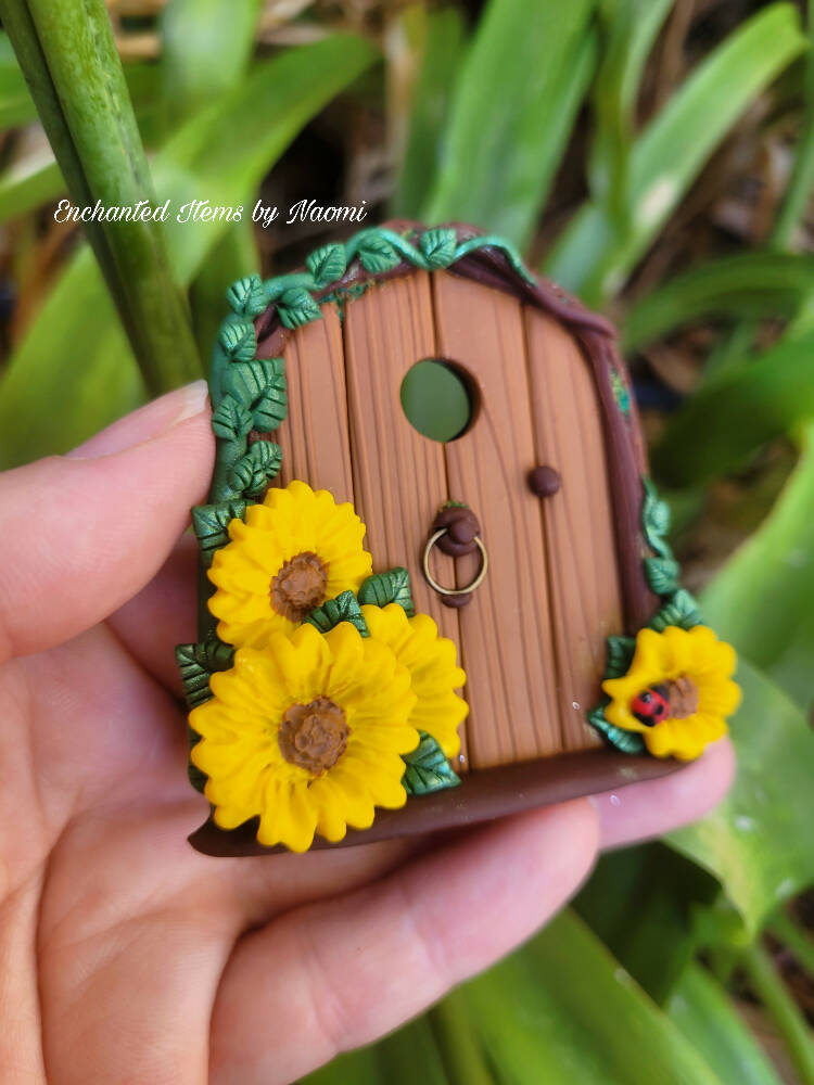 Sunflower Woodland mini Fairy Door