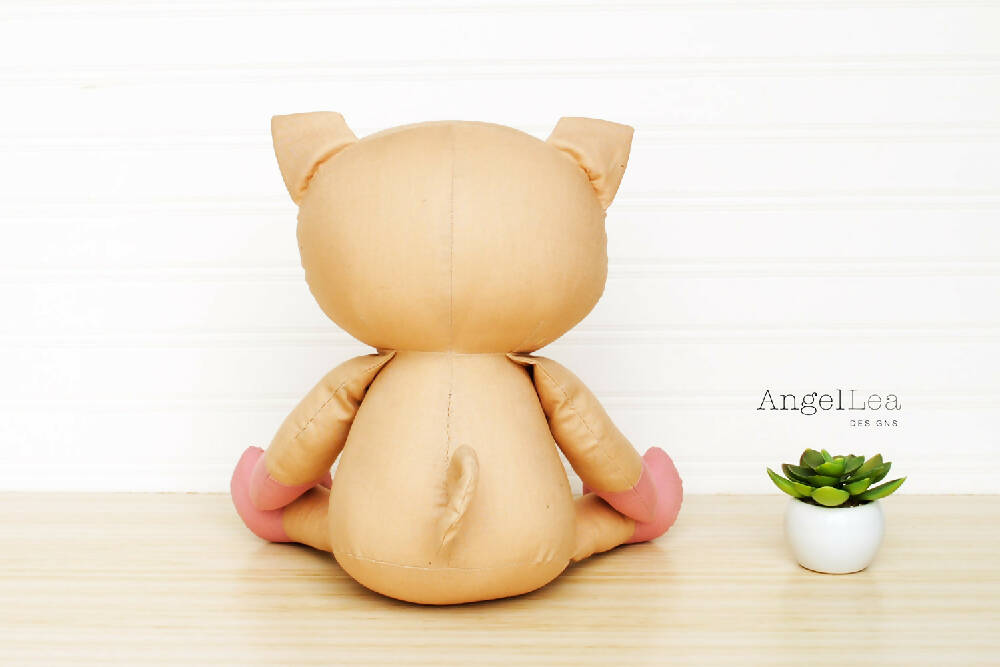 beige-pig-back-view-DSC_2021