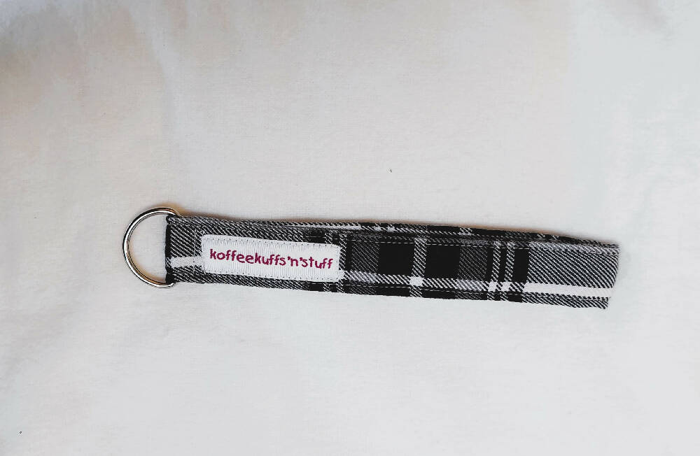 Wristlet D-ring key fob