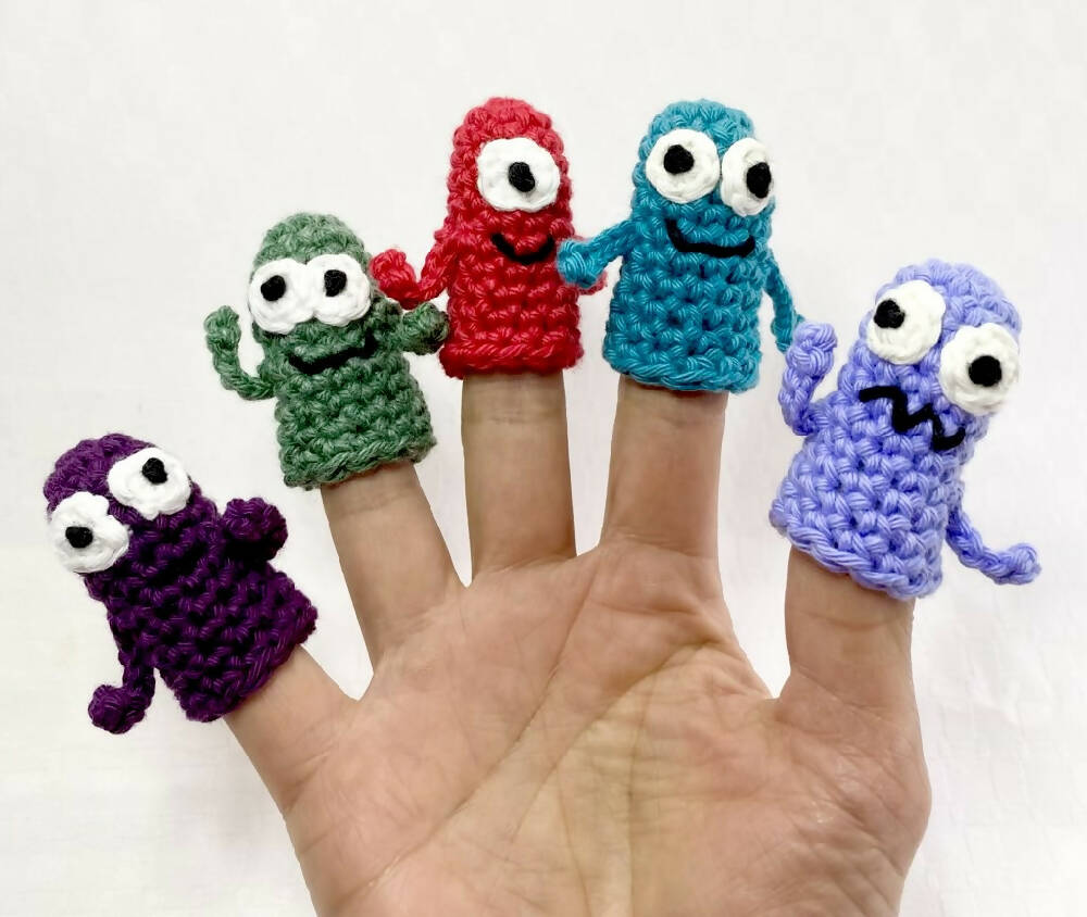 Alien Crochet Finger Puppet Set