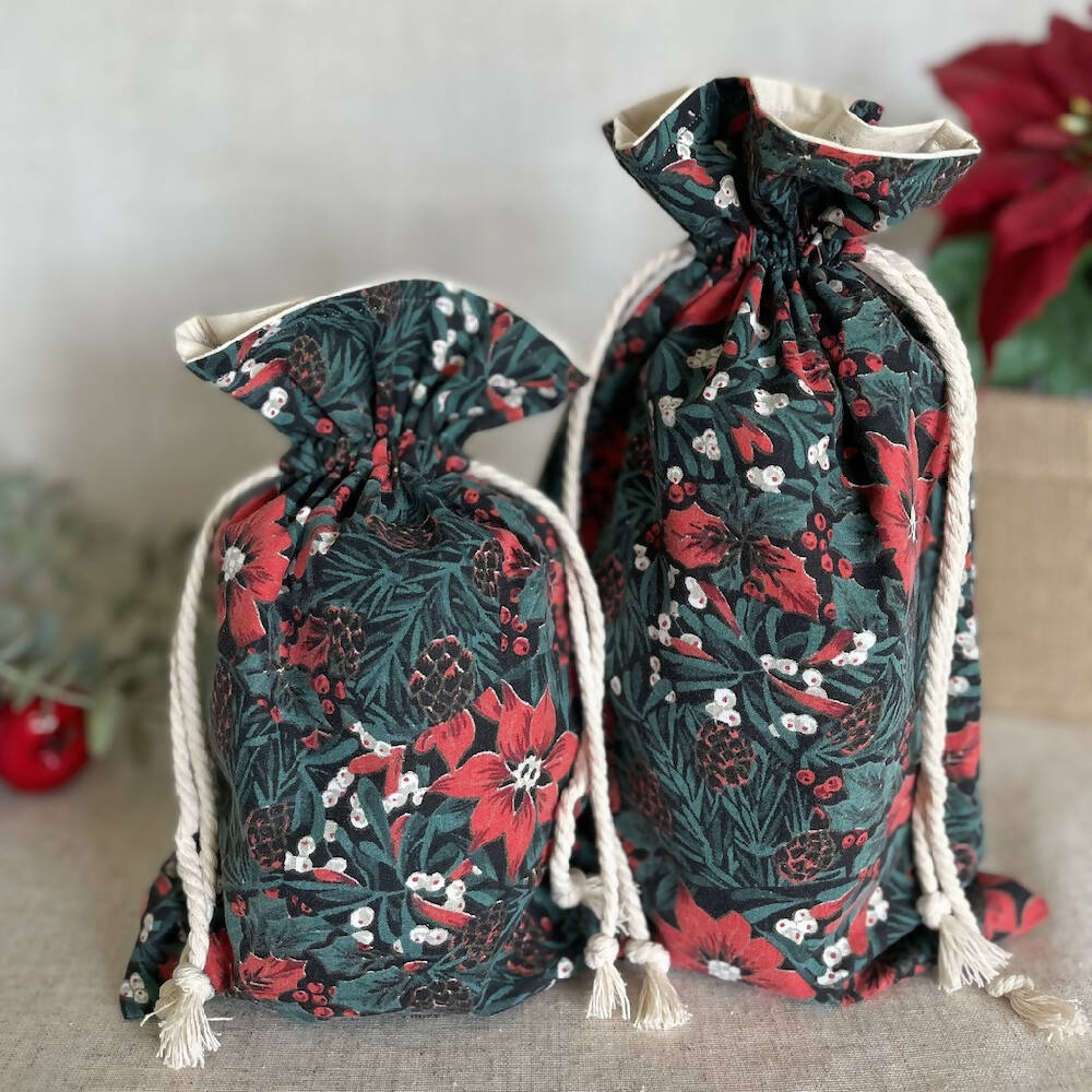 Christmas Reusable Fabric Gift Bag - Poinsettias