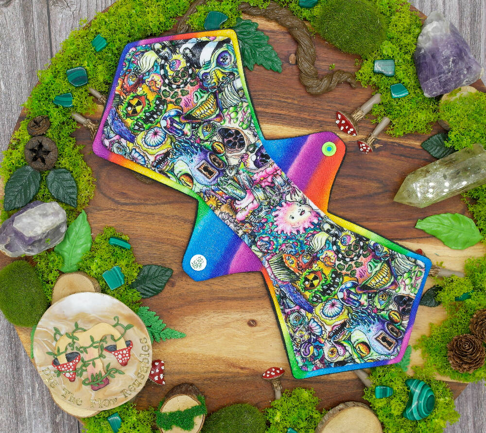 Eco-friendly reusable cloth pad 12" Moderate (Tessellation) - Creepy colourful