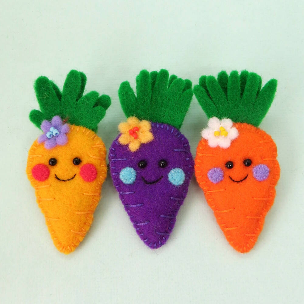 Carrot_Brooch-6