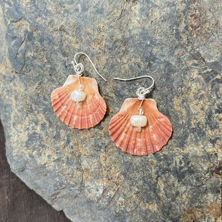 Shell & freshwater pearls dangle earrings