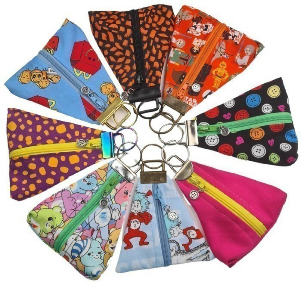 Keyfob Zippity Zip Bag Tag Fabric Hanging In Use Group (5)
