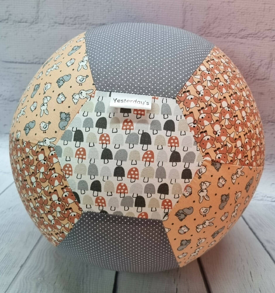 Balloon Ball: Woodlands baby animals: Mushroom front on white: Tri colour
