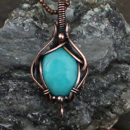 Amazonite pendant in copper with chain