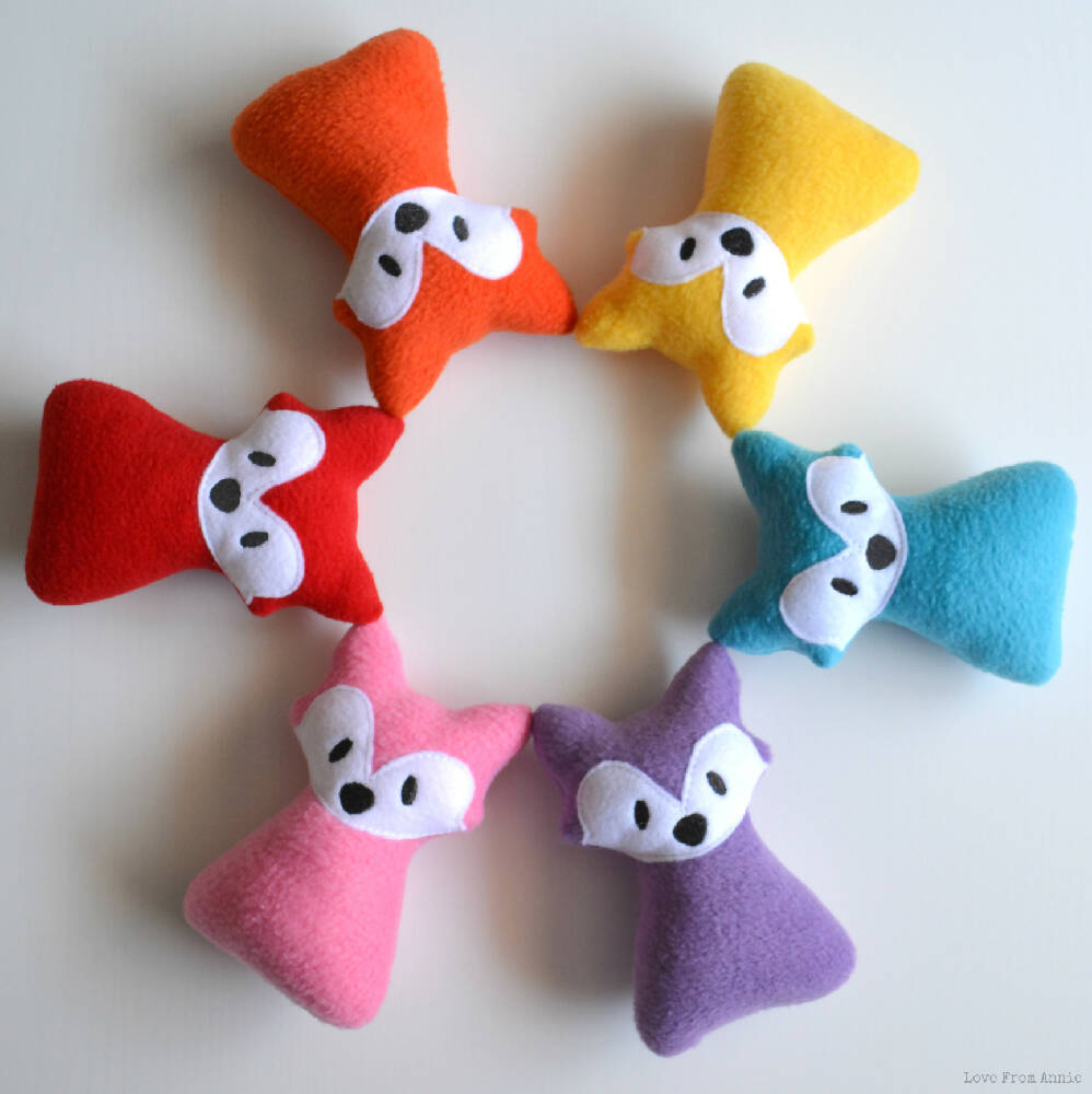 Fox Rattle - Pick A Colour