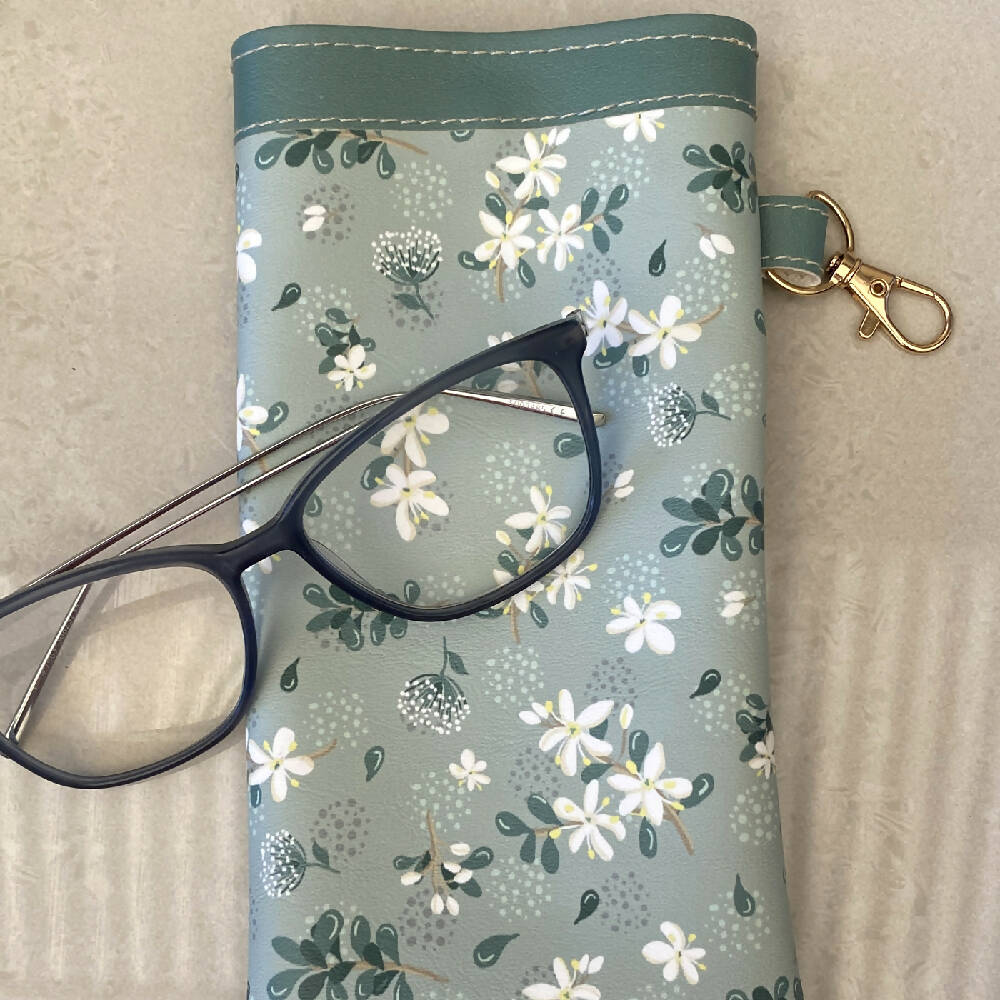 Soft-glasses-case-faux-leather-jasmine-flowers-A