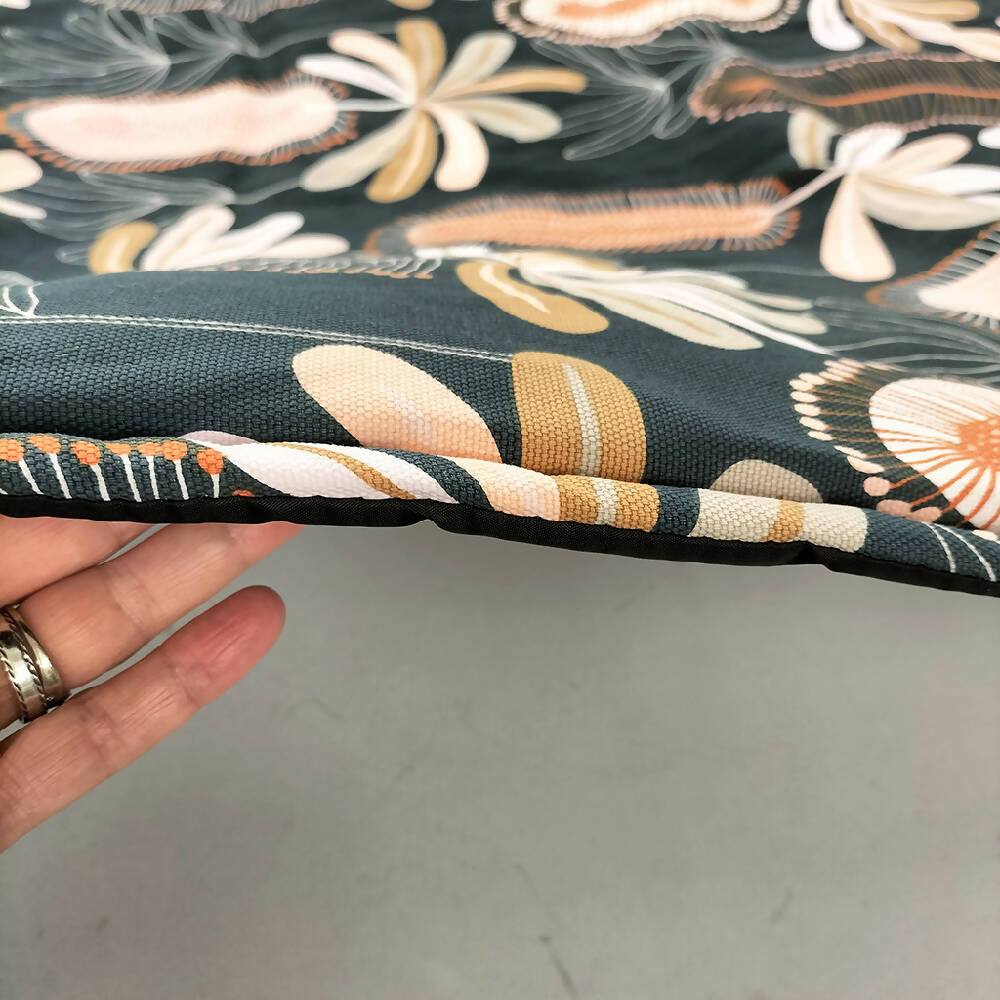 Picnic and beach quilted blanket . XL size 143 cm x 170 cm