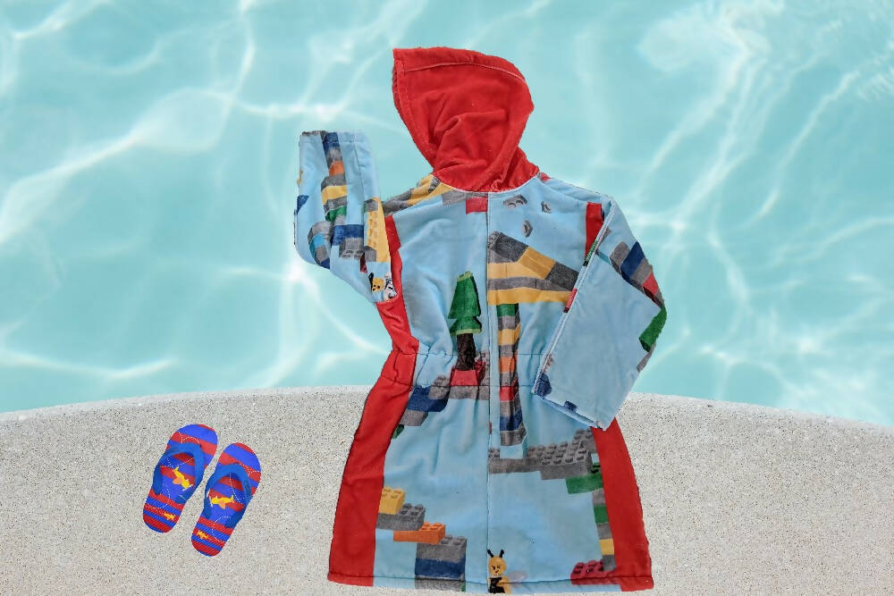Boys SWIM ROBE Bricks, Size 3