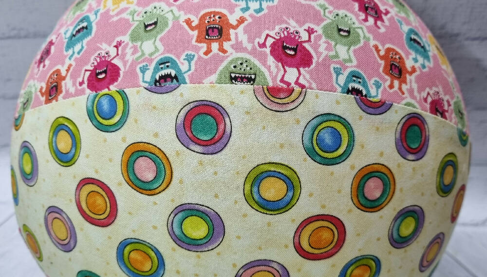 Balloon Ball: Monster fun in Circles: two tone style