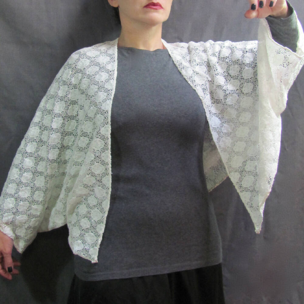 Winter White / Cream Lace 1930s Style Evening Jacket / Kimono Wrap