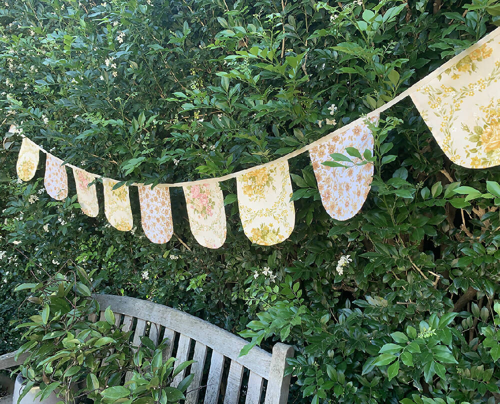 Pretty Scalloped, Autumn / Fall, Floral Flags 'Garden Party' Floral Flag Bunting