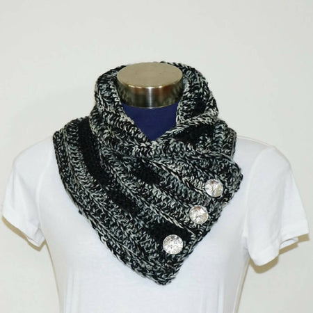 Crochet cowl / Neck warmer / scarf buttons