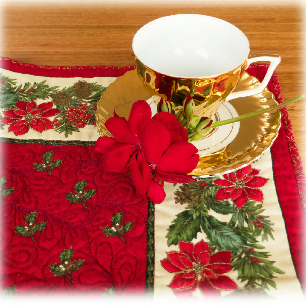 Christmas table centre. Gold embroidery. Reversible. Free shipping