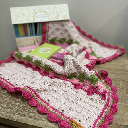 Darling Daisy blankie gift set. Sweet little daisies to snuggle in.