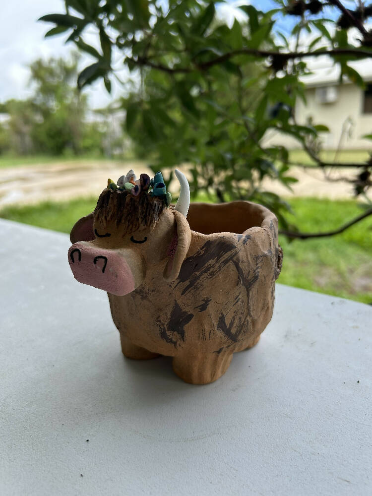 Brown Cow Planter With Flower Crown
