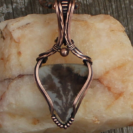 Scenic Agate pendant in Copper with chain