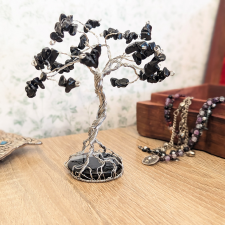 Gemstone tree ~ black onyx & agate quartz ~ strength ~ courage ~ resilience ~
