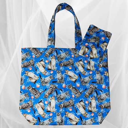 Grocery Tote.. Lined.. with storage pouch...Tabby Cats