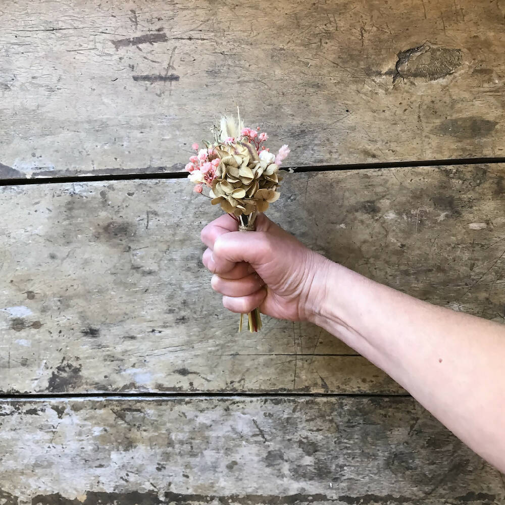 Natural and pink mini posy 16.5cm
