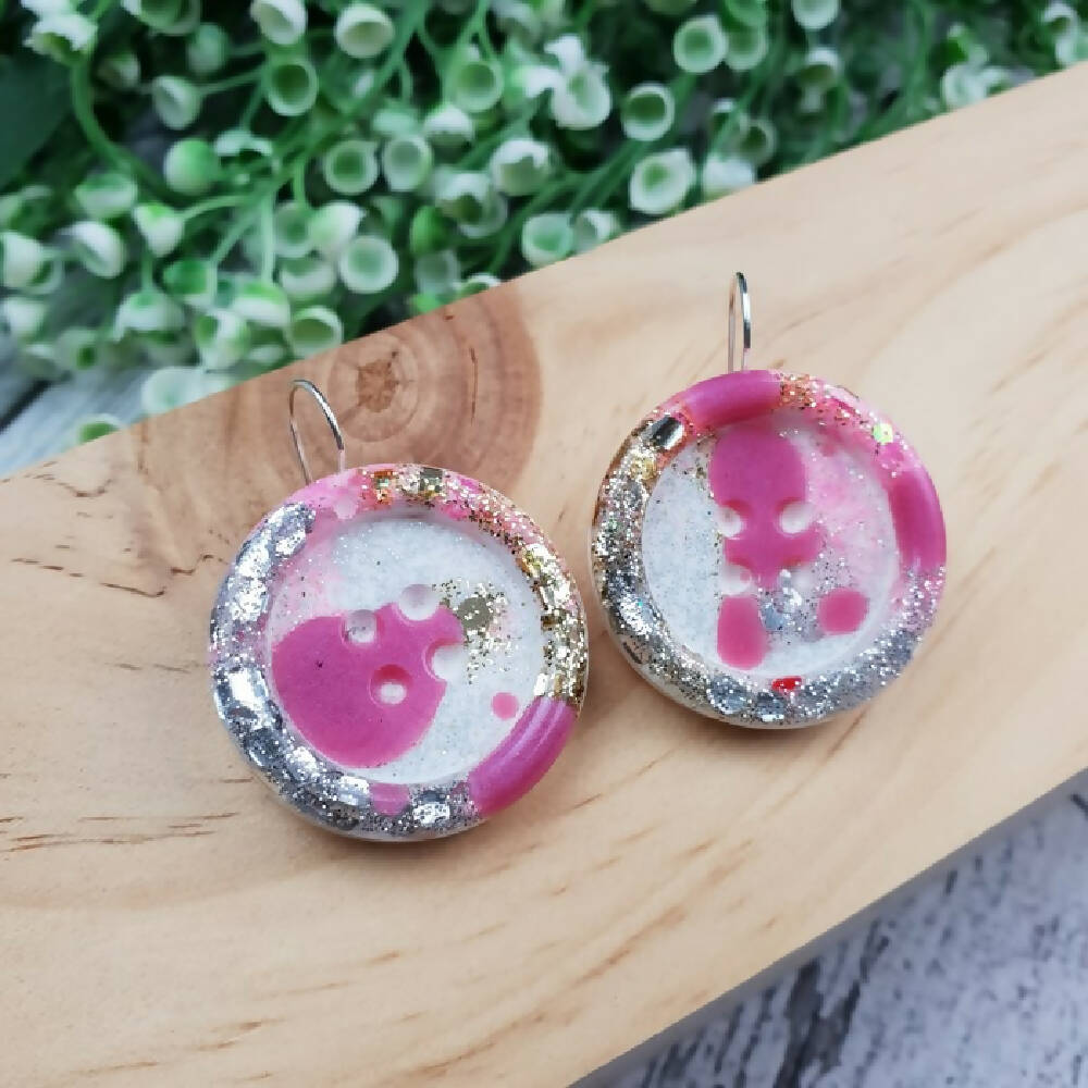 Dangle Earrings - PINKY BILLIE BUTTON - Resin - Hook Sml Lge