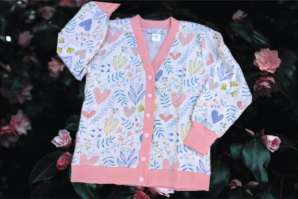 Pink Heart V-Neck Cardigan_InPixio_InPixio_N_InPixio_RX