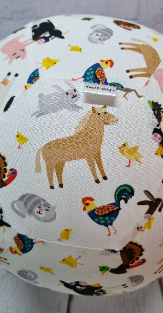 Balloon Ball: Farmyard fun: solid print style