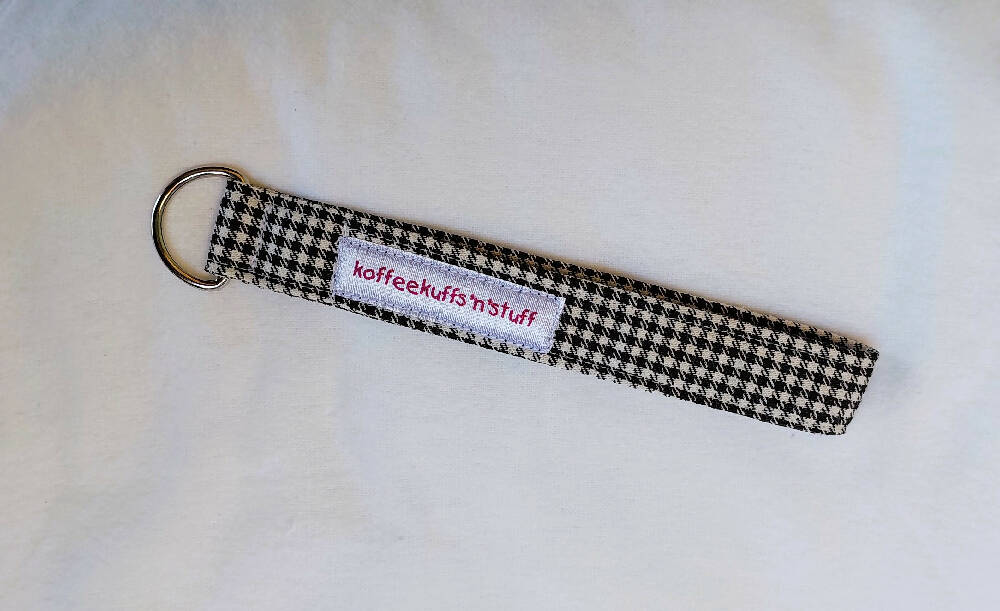 Wristlet D-ring key fob