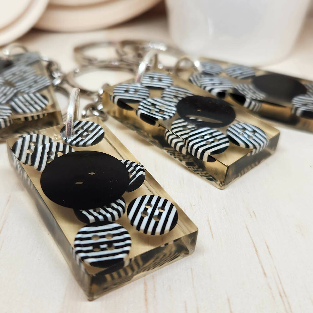 Keyring Black White Stripes Rectangle (5)