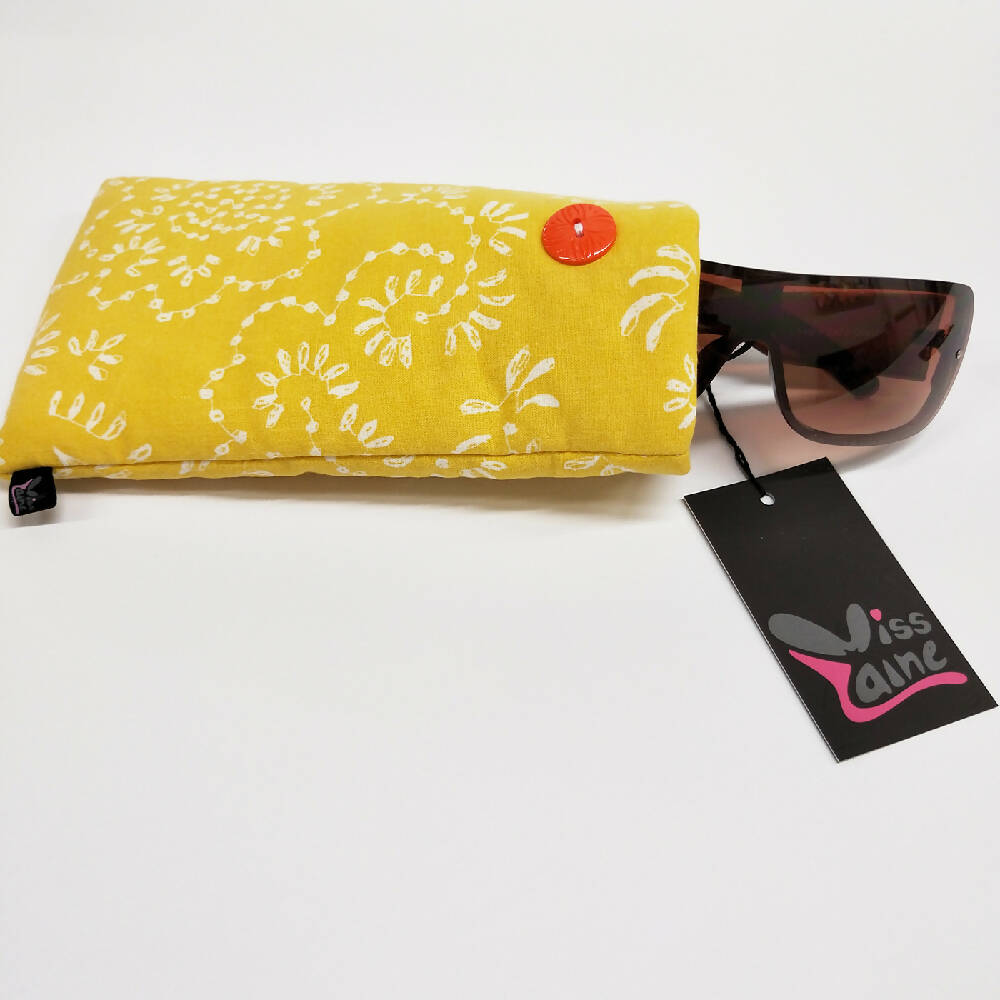Sunglass case protector, eyewear case
