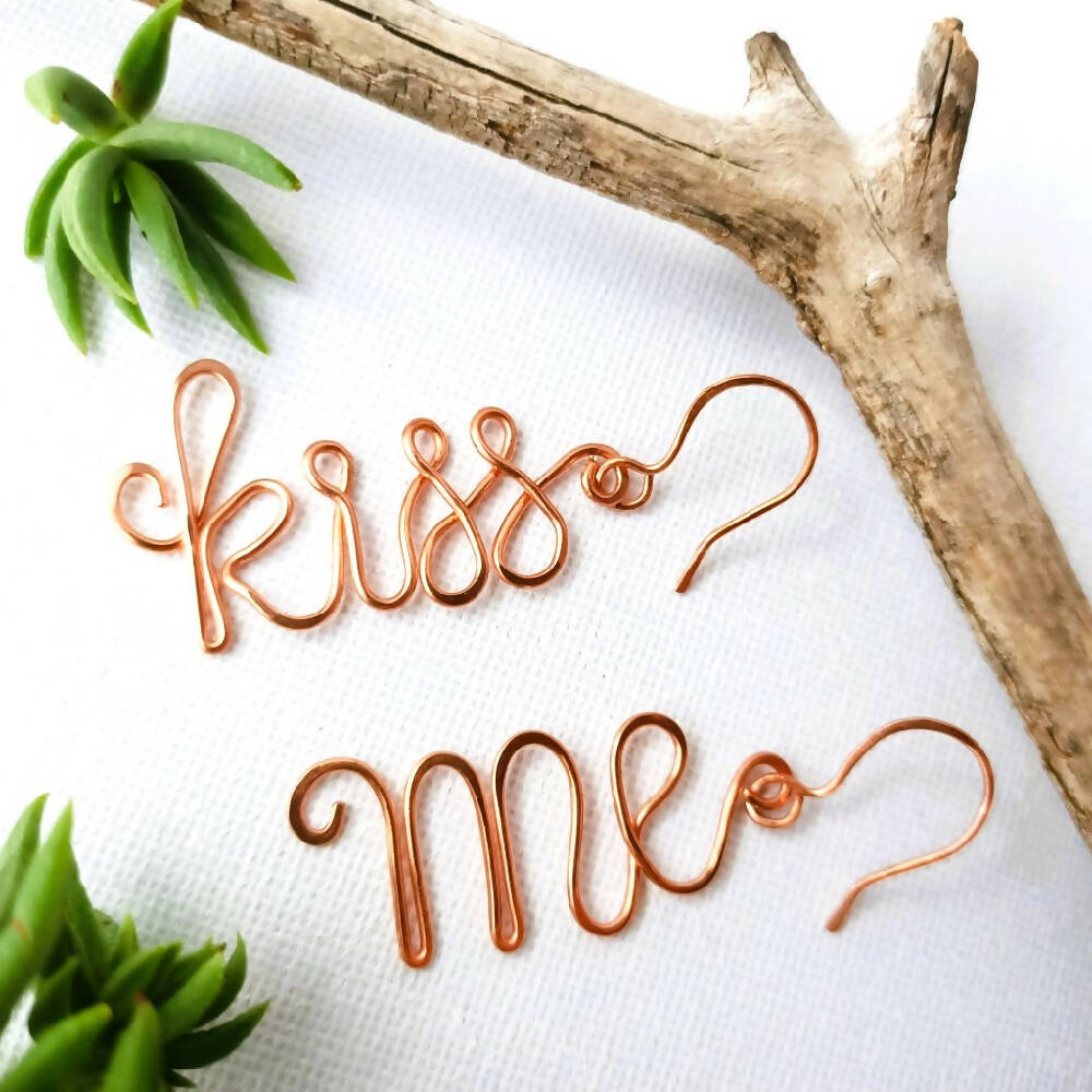 Kiss me dangle earrings handmade copper wire