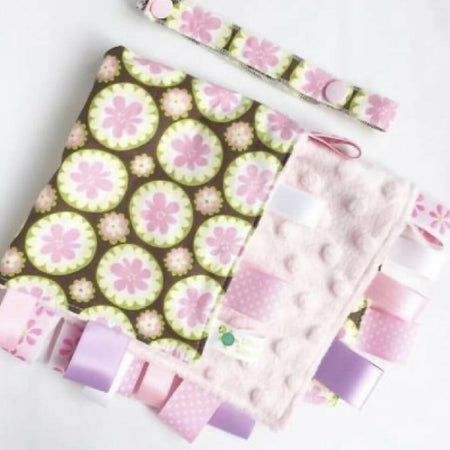 DOTTY DAISIES ~ Baby Security Taggie + FREE Taggie Saver